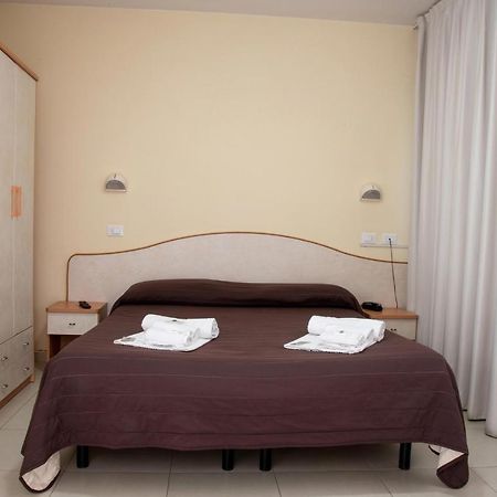 Hotel Vela D'Oro Риччоне Экстерьер фото