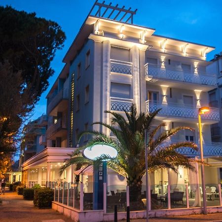 Hotel Vela D'Oro Риччоне Экстерьер фото