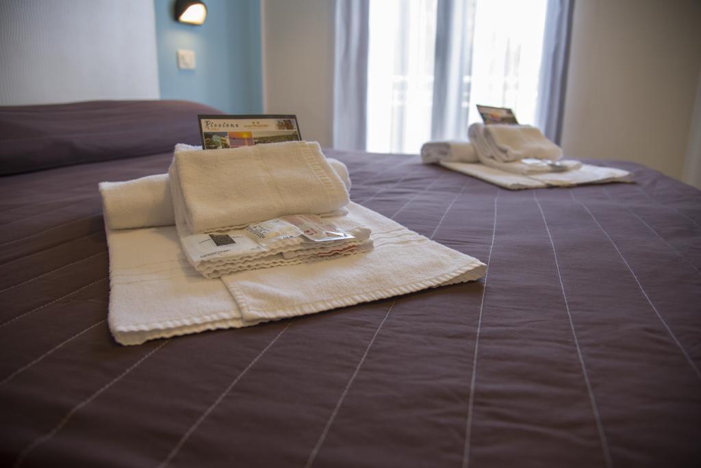 Hotel Vela D'Oro Риччоне Экстерьер фото