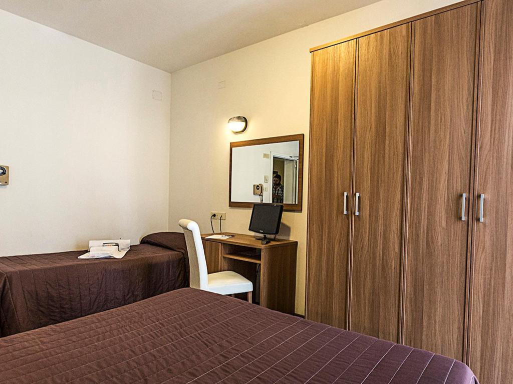 Hotel Vela D'Oro Риччоне Экстерьер фото