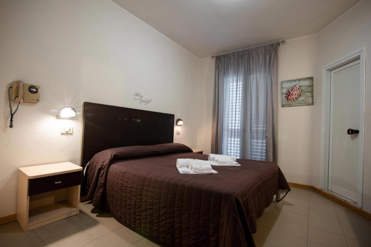 Hotel Vela D'Oro Риччоне Экстерьер фото